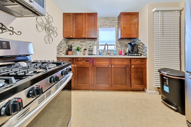 Building Photo - 4808 Woodhead St