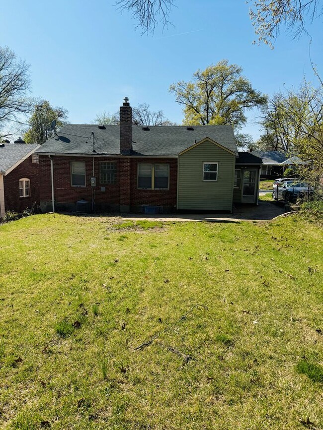 Building Photo - Spacious 3 Bedroom Rental!