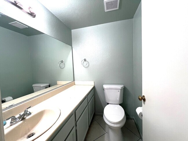 Building Photo - Spacious 4-Bedroom Home with Large Backyard in Moreno Valley