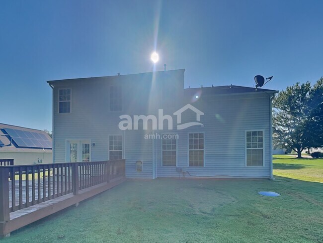 Building Photo - 173 Largess Ln