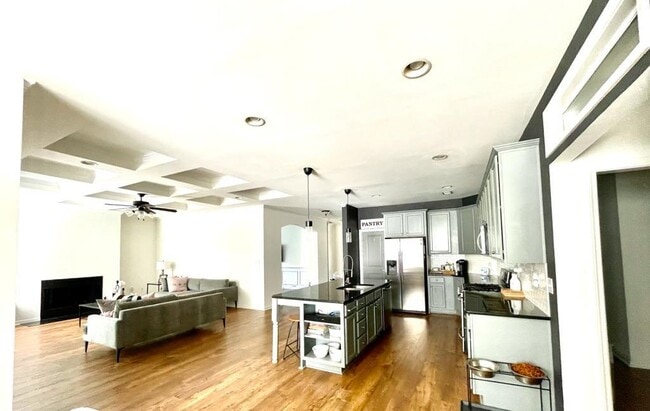 Building Photo - 612 Hanover Dr