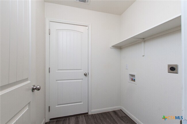 Building Photo - 6700 Catherine Dr