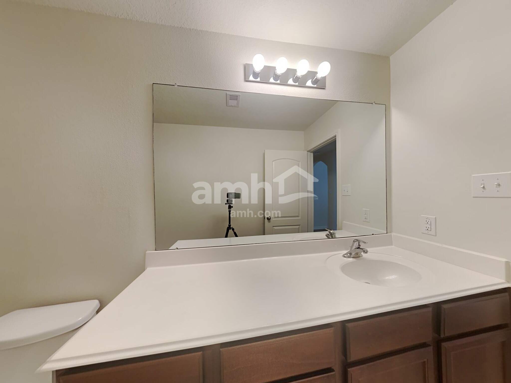 Building Photo - 22422 Bauer Canyon Dr