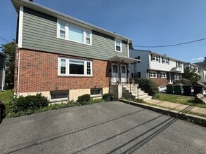 Building Photo - 30 Woodleigh Rd