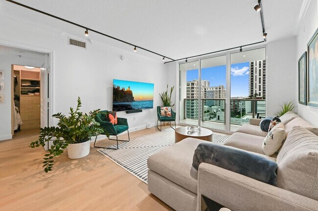 Building Photo - 350 SE 2nd St