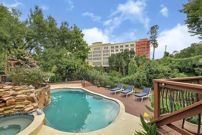Building Photo - 1 Magnolia Bend Dr