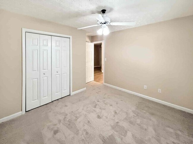Building Photo - 6090 Farmwood Way SE