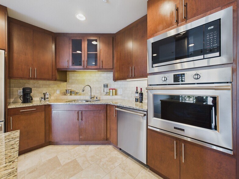 Primary Photo - Wilshire Victoria Westwood Apartments