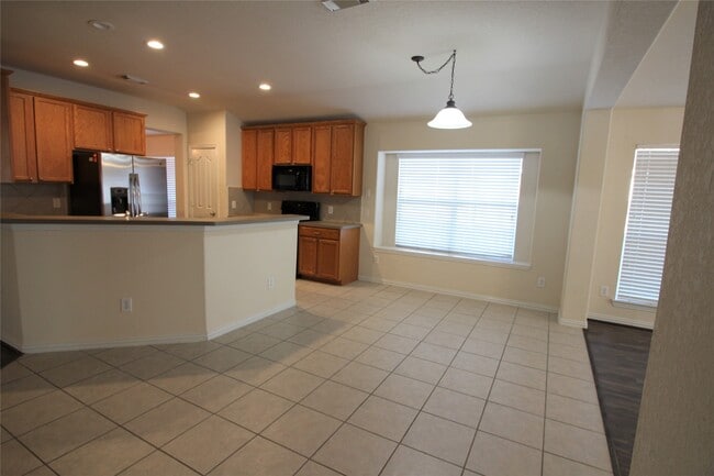 Building Photo - 4612 Meridian Park Dr