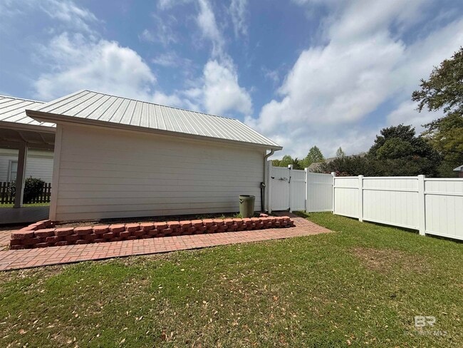 Building Photo - 10391 Emmanuel St