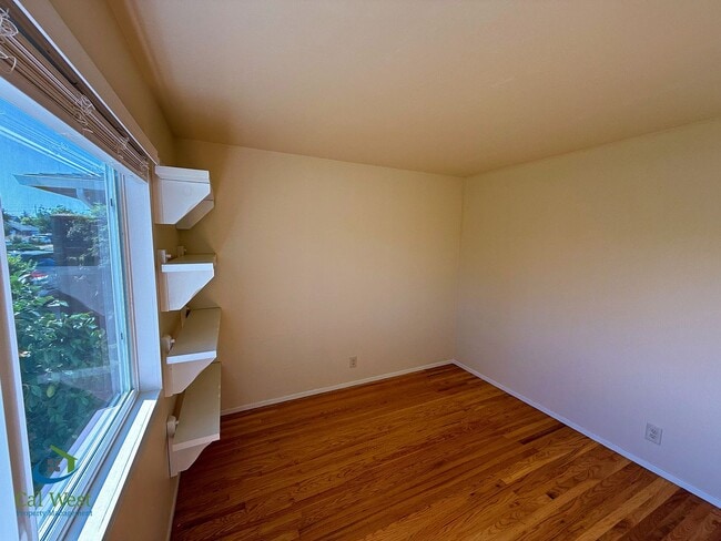 Building Photo - 5331 Rimwood Dr