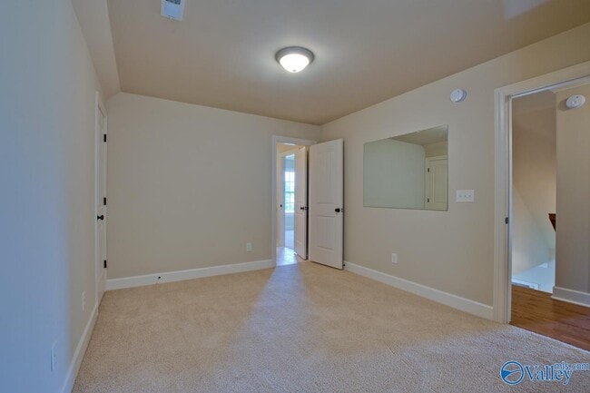 Building Photo - 4905 Saddle Ridge Dr SE