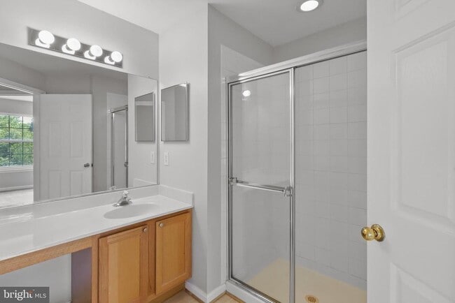 Building Photo - 511 Constellation Square SE
