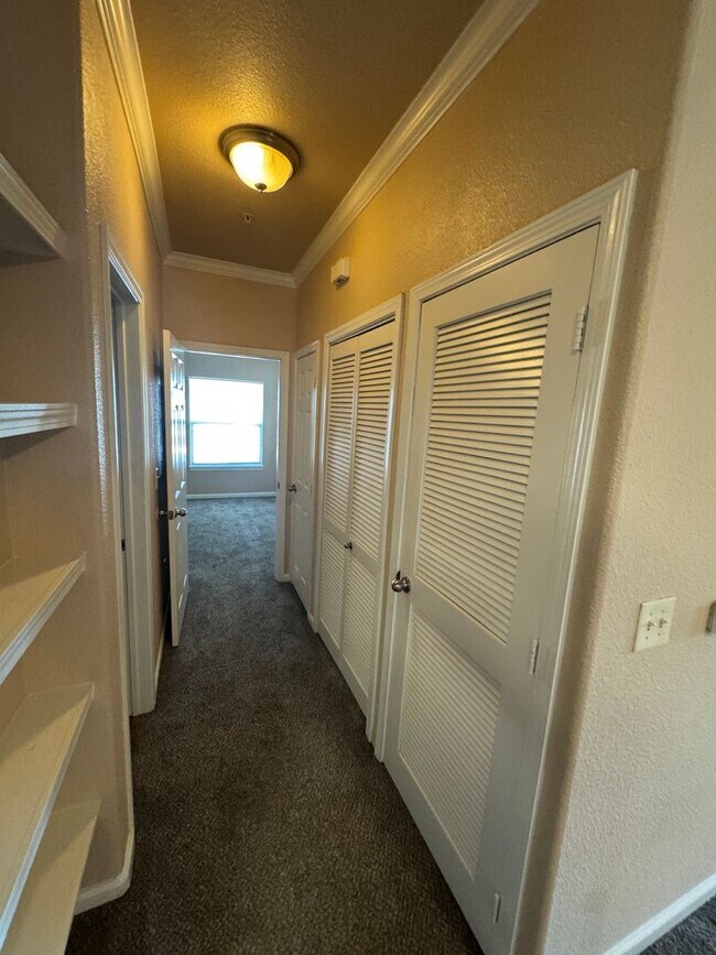 Building Photo - ***Gated community*** Spacious 2-bedroom, 2-bathroom condo in Antelope