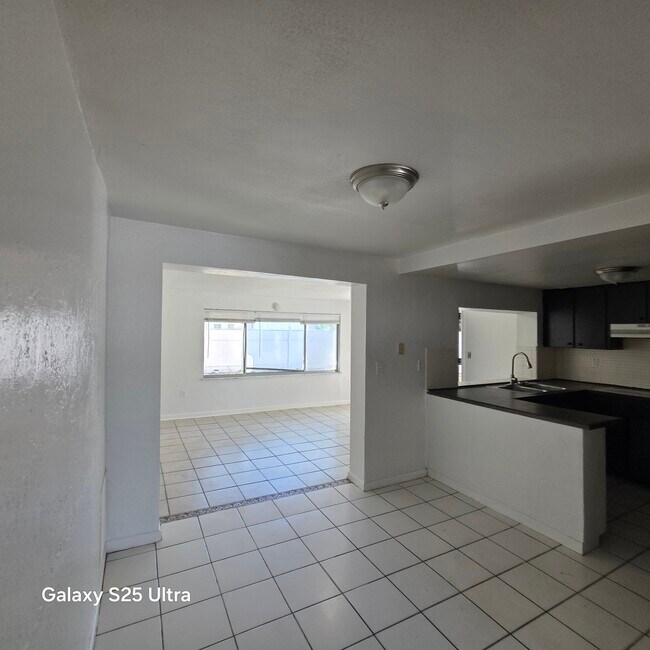 Building Photo - 3302 Bainbridge Dr