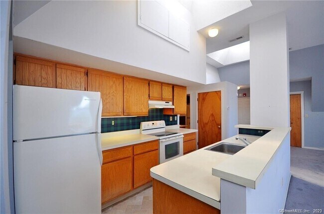 Building Photo - 12 Charter Oak Pl