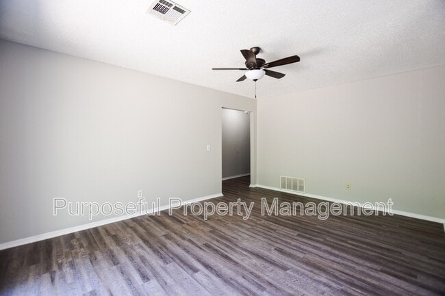 Building Photo - 1208 Cathy Ln