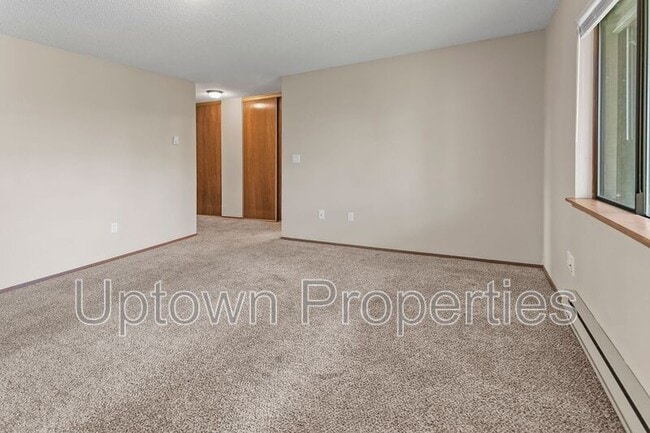 Building Photo - 250 Cervantes Cir
