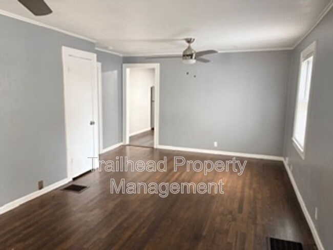 Building Photo - 2911 N Walnut St