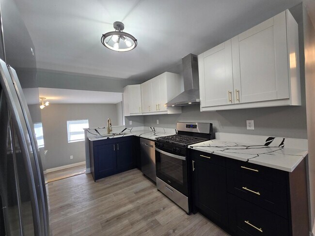 Building Photo - 5423 Stone Ave
