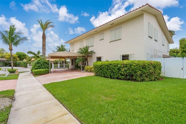 Building Photo - 12845 SW 49th Terrace