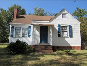 Building Photo - 1401 Brown Ave