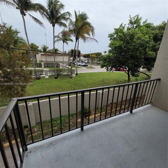 Building Photo - 5100 SW 41st St