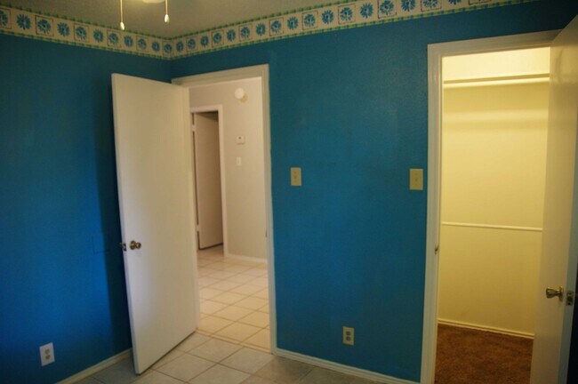 Building Photo - 8015 Forest Ash