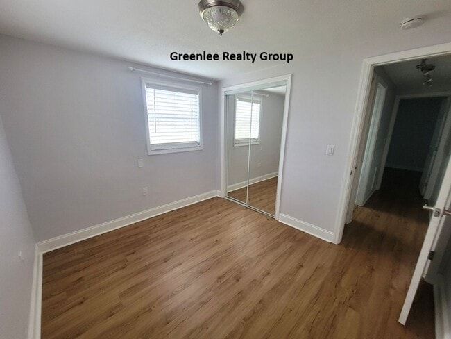 Building Photo - Walk to Downtown New Port Richey – Updated 2 Bed / 1 Bath Duplex!