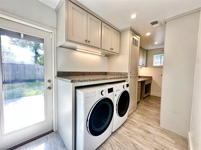 Building Photo - 5421 Judalon Ln