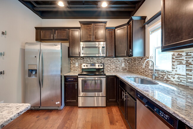 Building Photo - 9581 Tahoe Dr