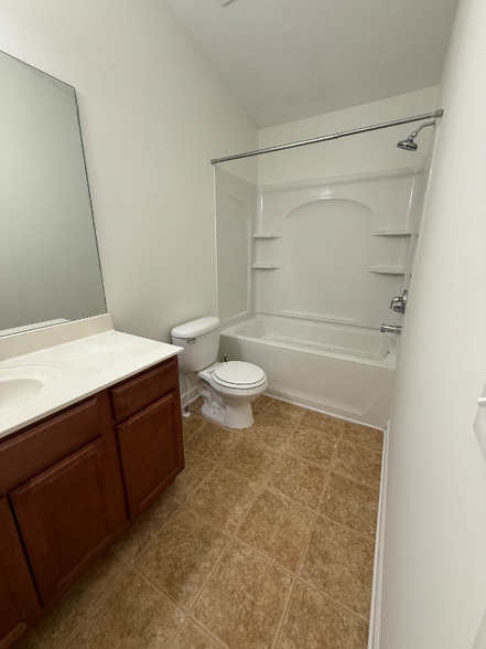 Building Photo - 387 Brooklet Ct