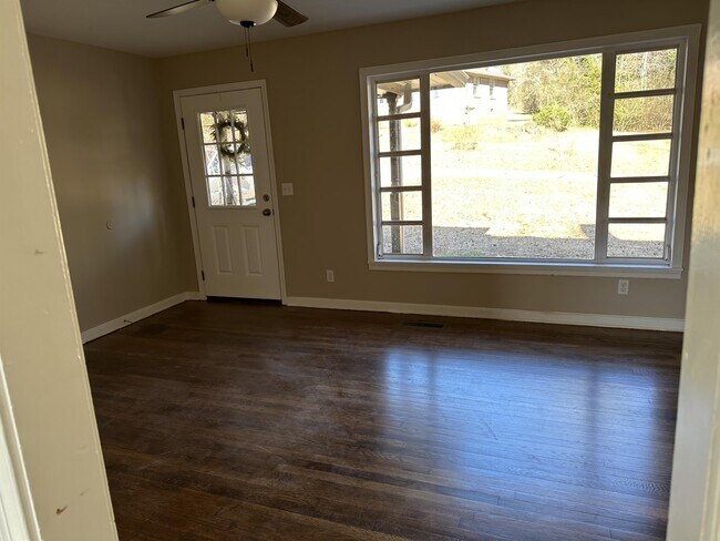 Building Photo - 741 Barron Dr