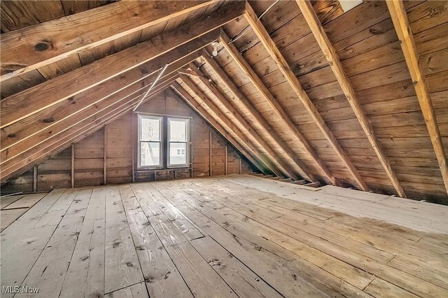 Building Photo - 412 W 28th St