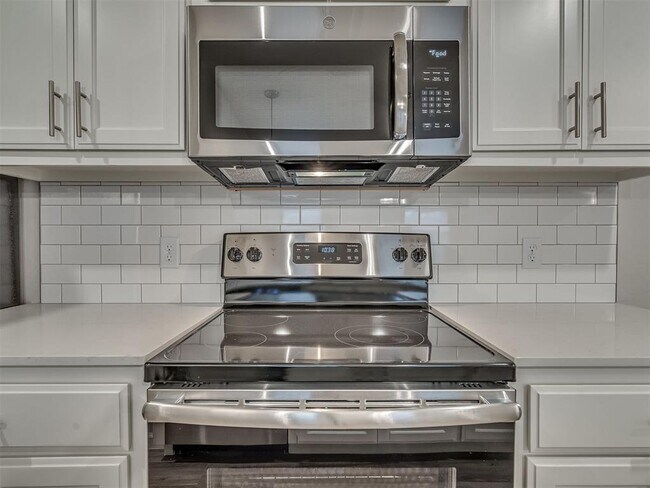 Building Photo - 12006 Rhya Ln