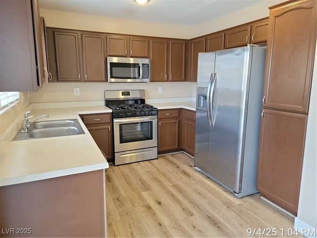 Building Photo - 856 Blushing Rose Pl