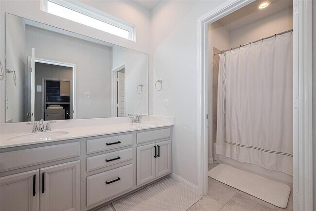 Building Photo - 3115 Planters Peak Dr