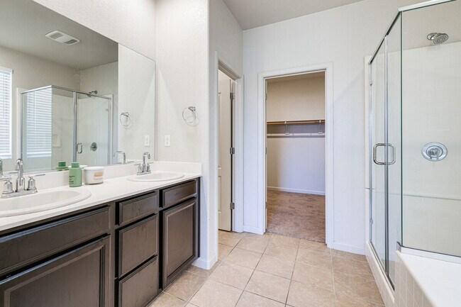 Building Photo - 1442 Copperfield Ave