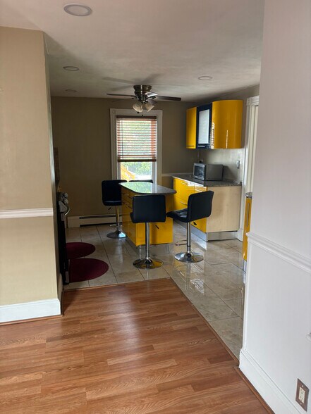 Building Photo - 18 Plimpton Ave