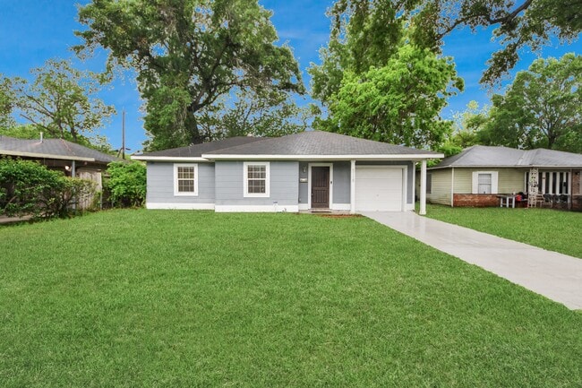 Building Photo - 5118 Ditmas Ln