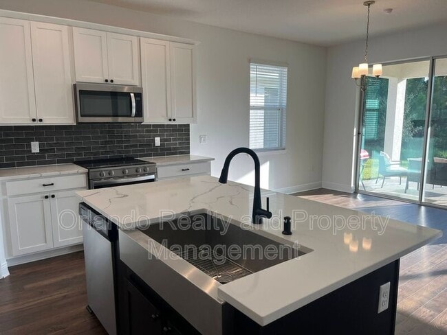 Building Photo - 737 Trillium Ct