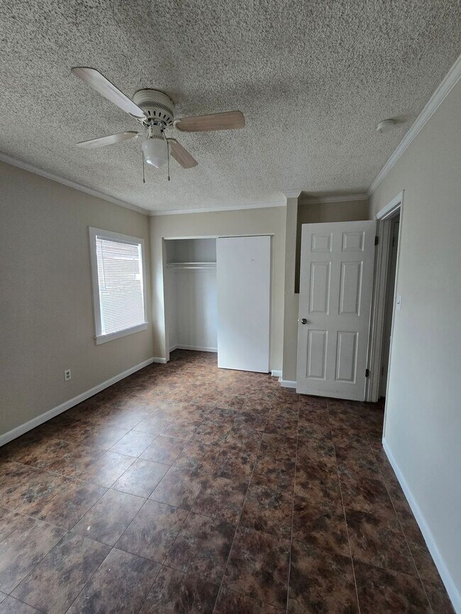 Building Photo - Palms West Condo-Oncu