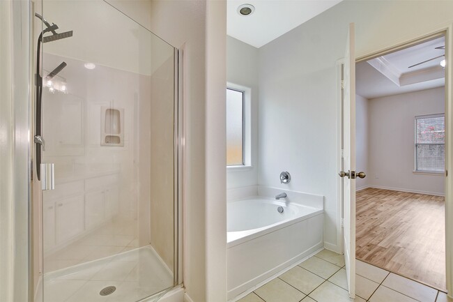 Building Photo - 4423 Garden Ridge Ct