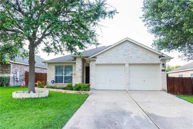 Primary Photo - 3660 Pine Needle Cir