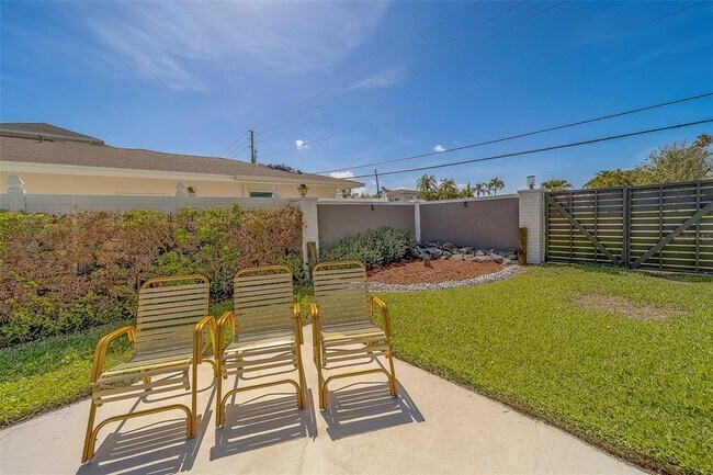 Building Photo - 400 Capri Blvd