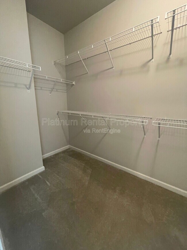 Building Photo - 8225 Crooked Crk Dr