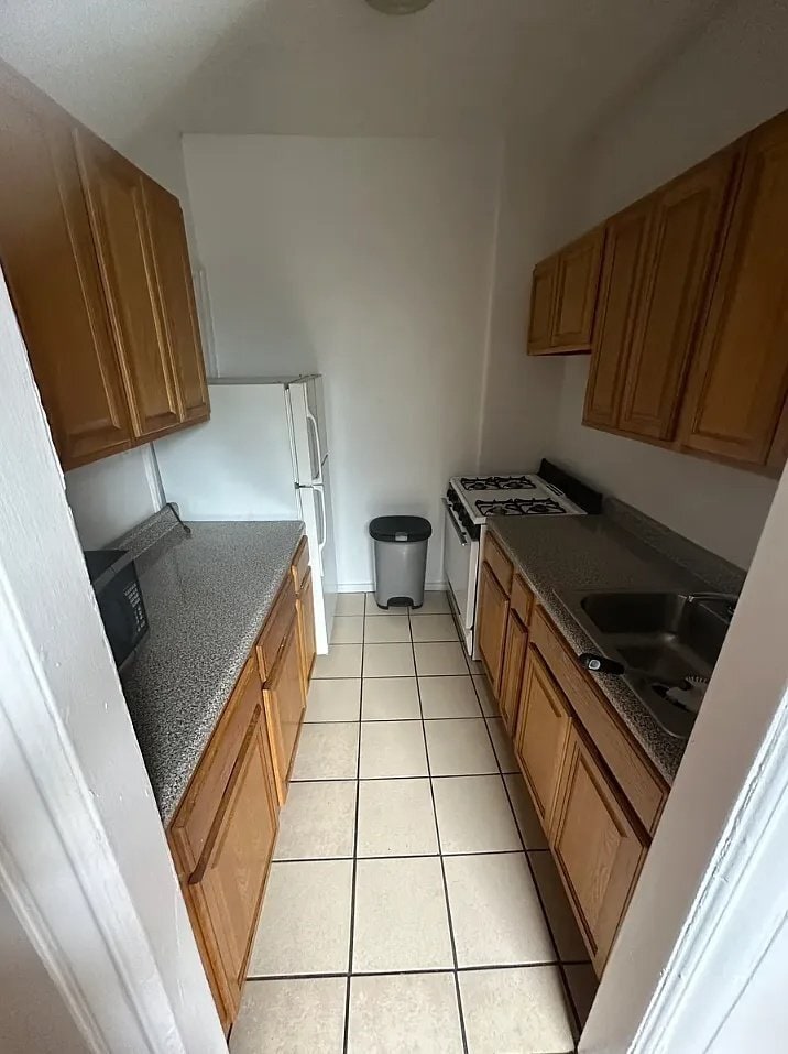 Building Photo - 541 Bronx River Rd