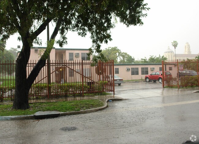 Primary Photo - Gwen Cherry 20