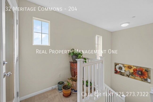 Building Photo - 32 Meritage Common
