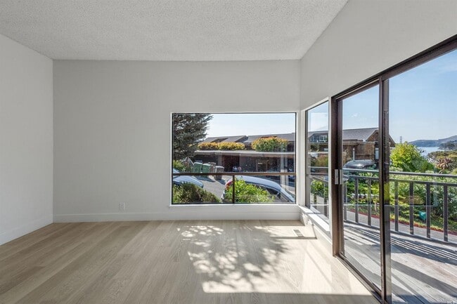 Building Photo - 15 Linda Vista Ave